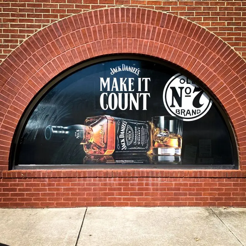 How Businesses Use Vinyl Graphics to Stand Out in Atlanta’s Competitive Market