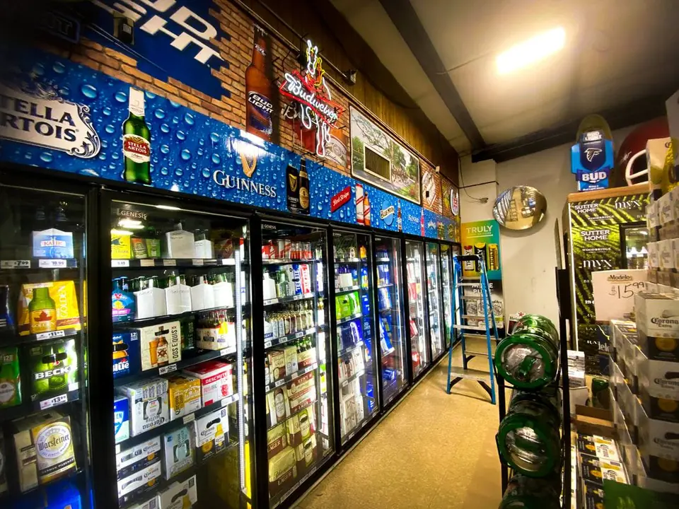Retail cooler-door graphics